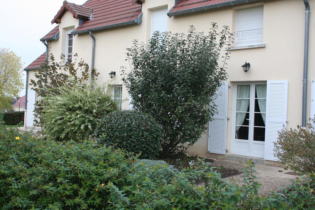 La Croix De La Jarrie Châtres Exterior foto